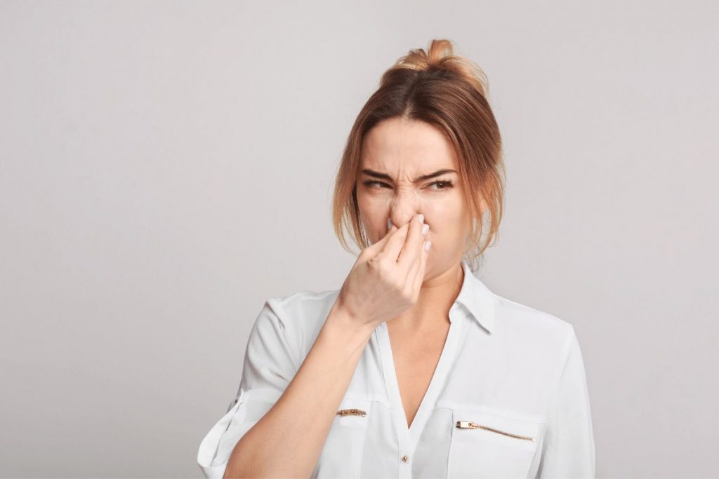Cattivi odori a causa del caldo e del sudore? Ecco come fare per eliminarli